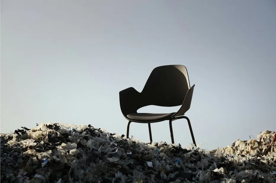 Houe Nachhaltigkeit und Umweltschutz - Büromöbel auf Recyclingmaterial in Ballen - FALK by HOUE